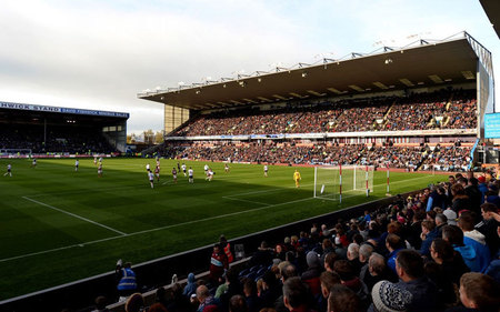 座体育场 座体育场